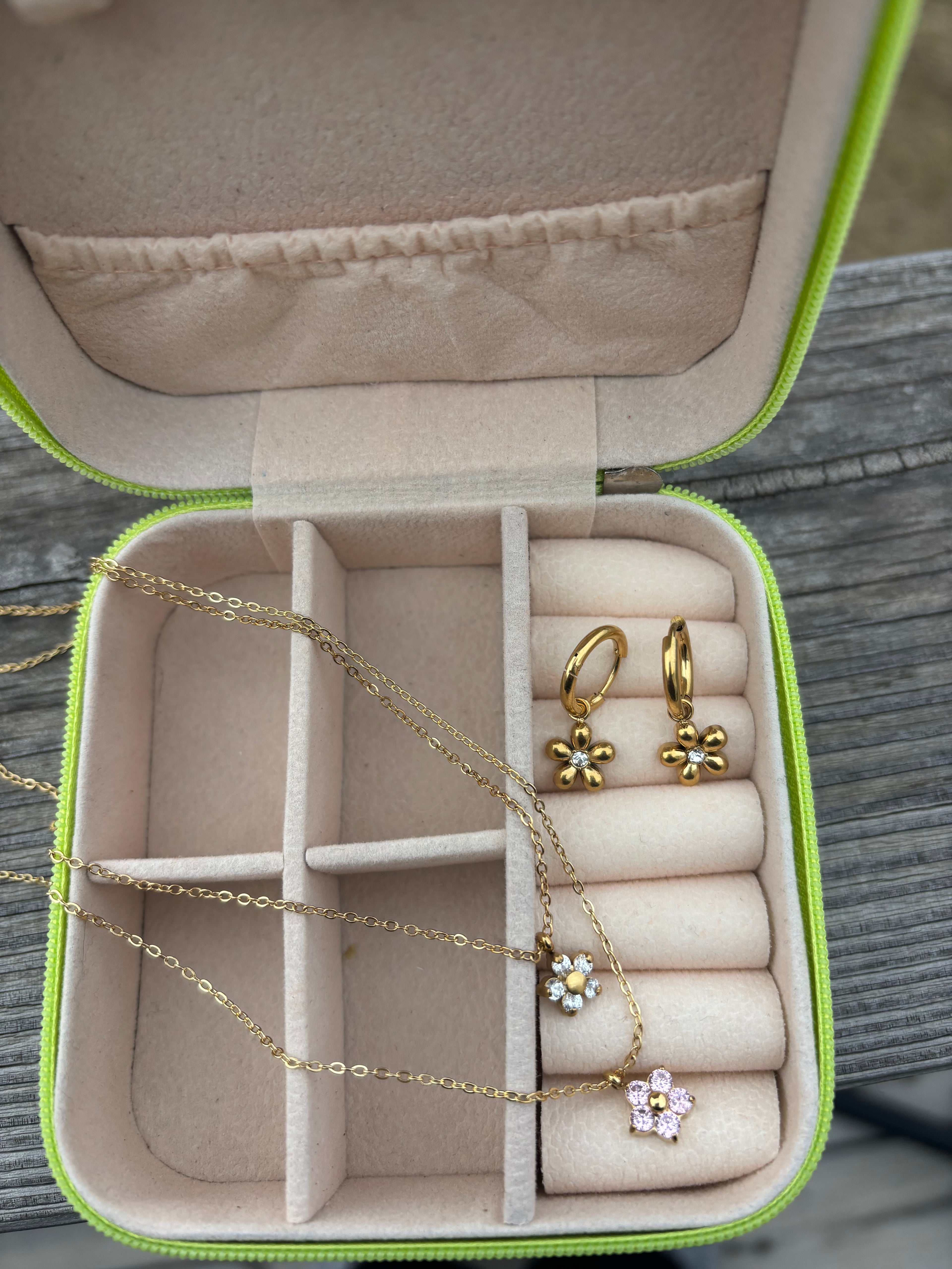 flower zircon necklace